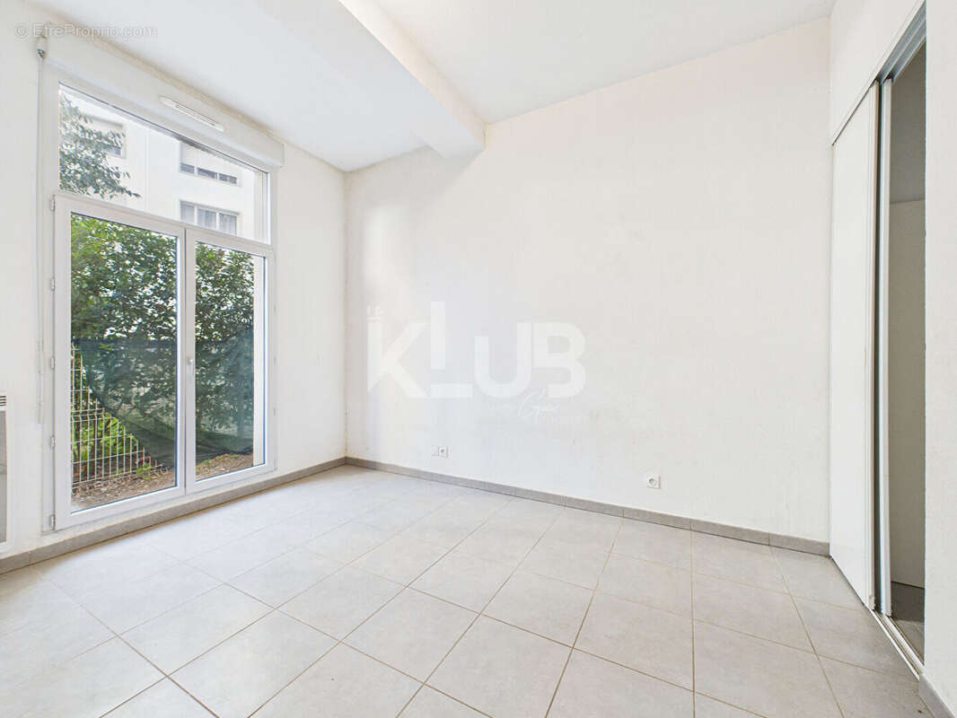 Appartement à MARSEILLE-3E