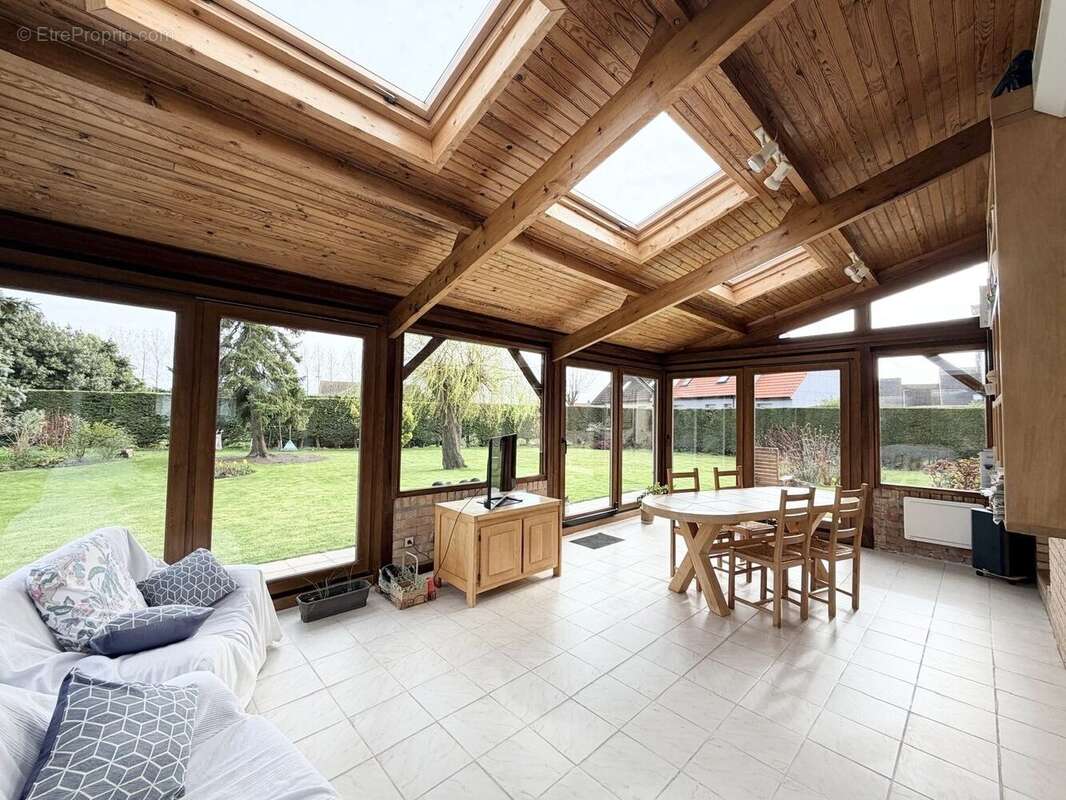 Maison à OYE-PLAGE