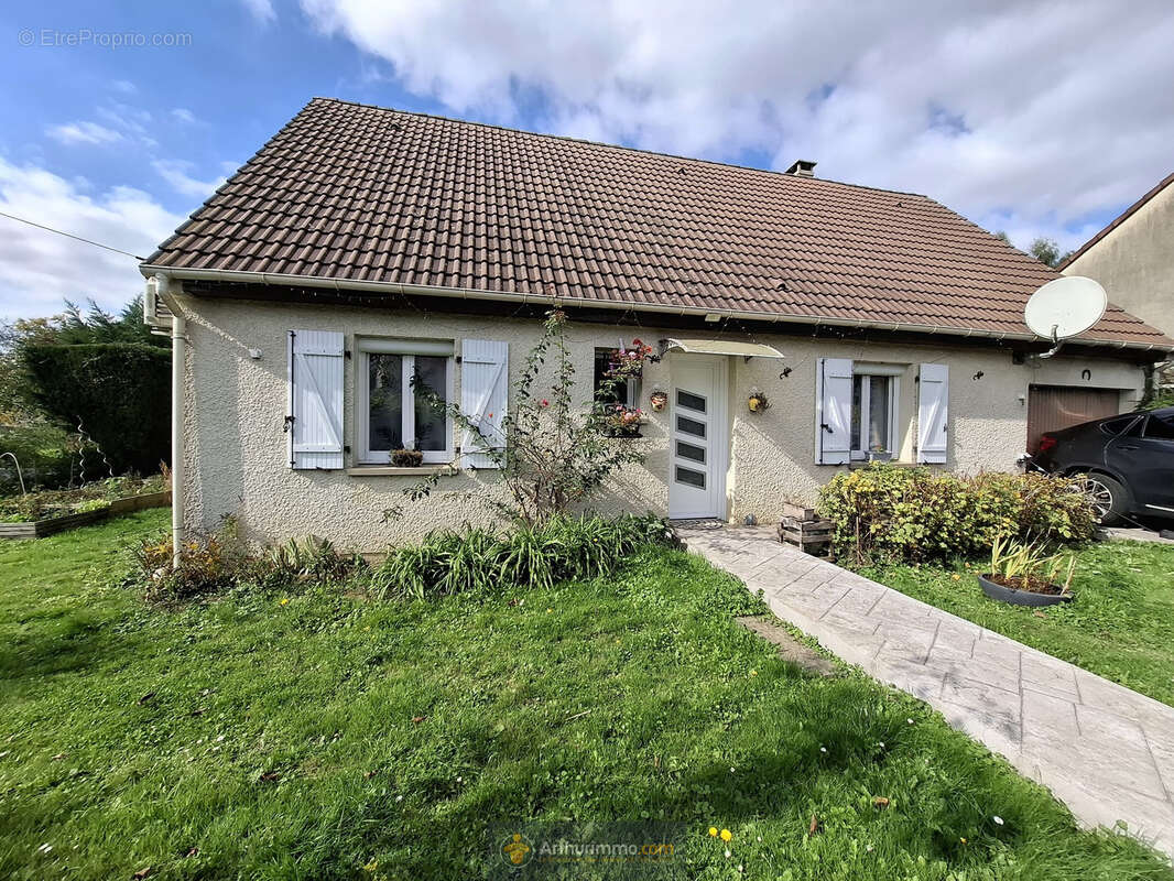 Maison à COULOMMIERS