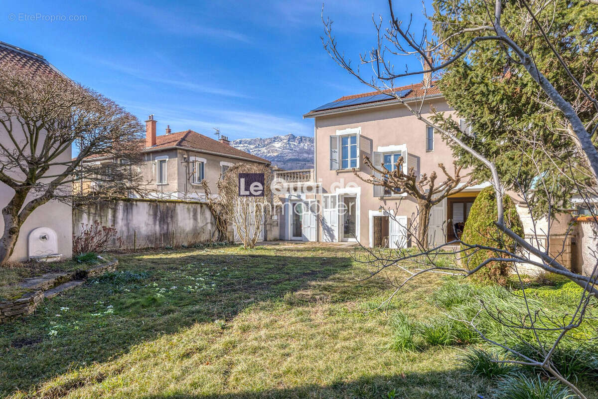 Maison à LE PONT-DE-CLAIX