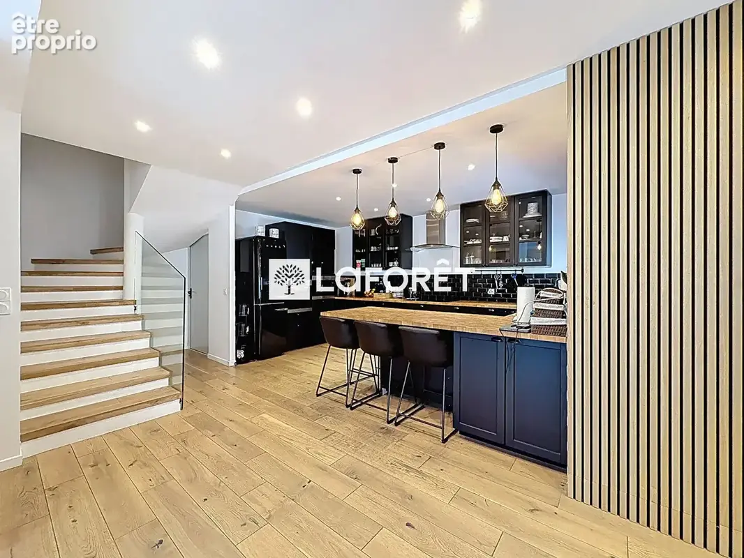 Superbe maison contemporaine de 250 m² située à Montesson, à seulement 15 minutes du RER de Sartrouville. - photo 5