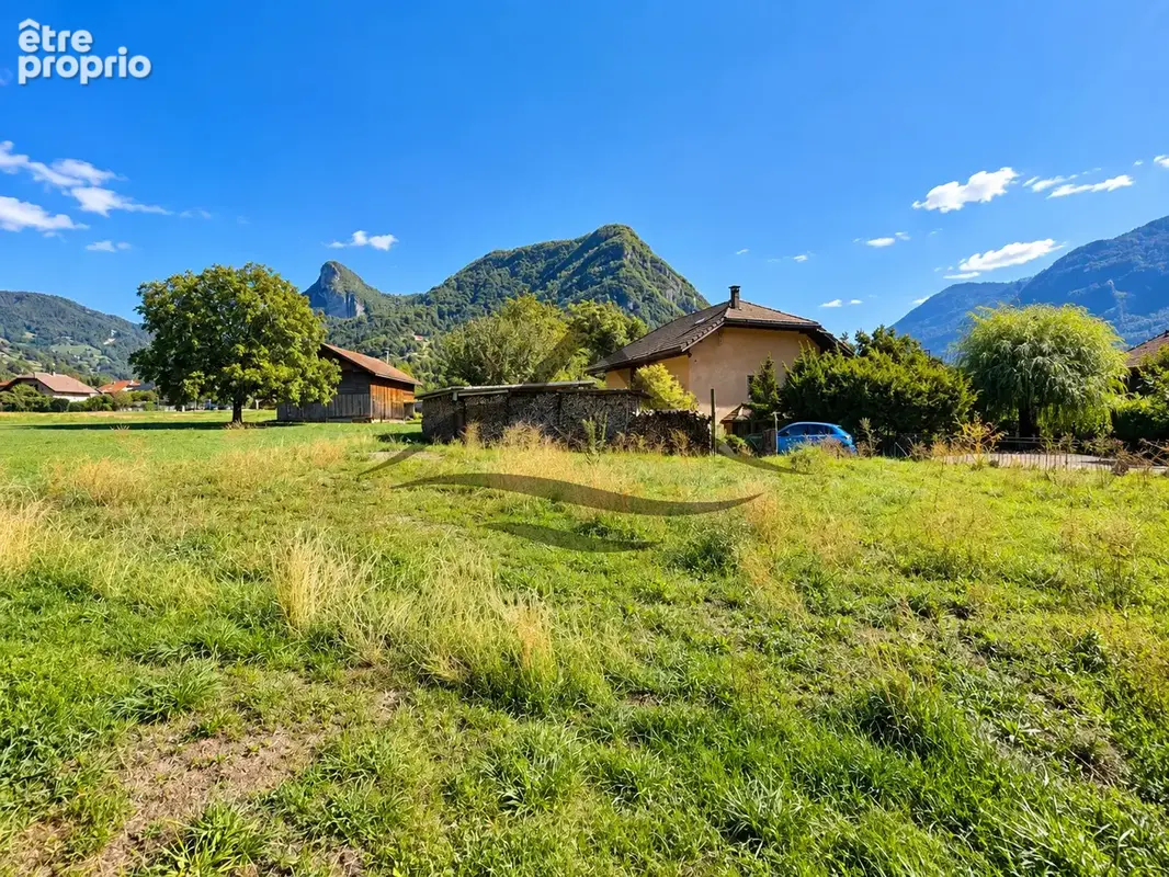 Terrain constructible à SAINT FERREOL - 421 m2 au calme, vue dégagée sur les massifs - photo 2