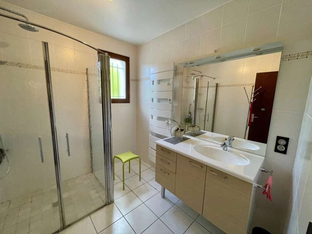 Maison à VIRIEU-LE-PETIT