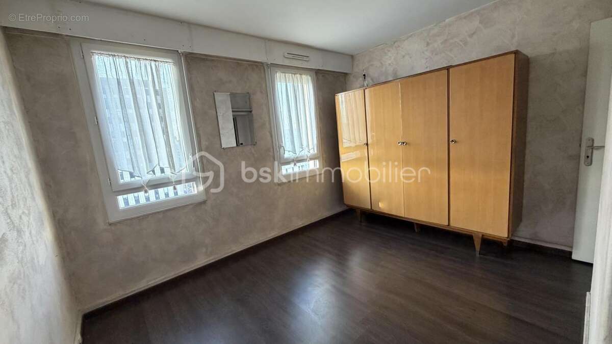 A SAISIR ABSOLUMENT !!!! Appartement spacieux plein de potentiel au cœur de la ville !!!!! - photo 14