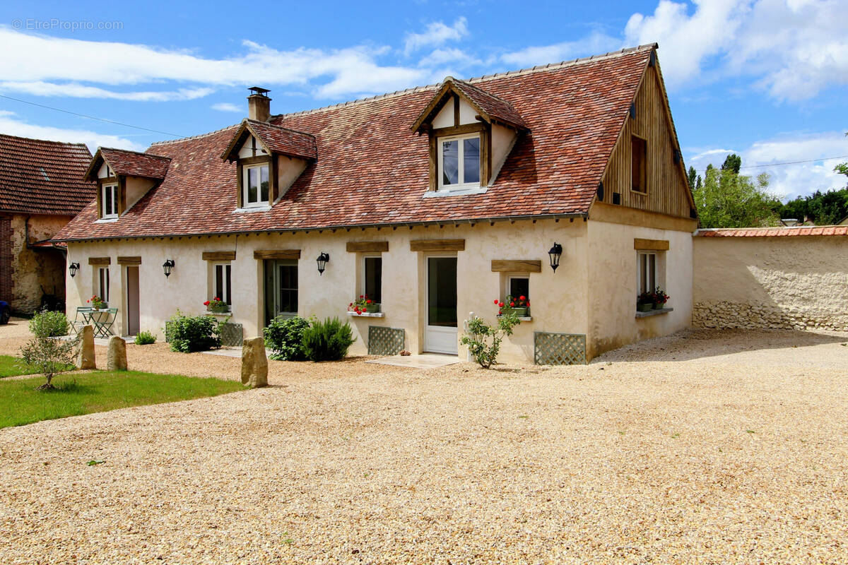 Maison à HOUDAN