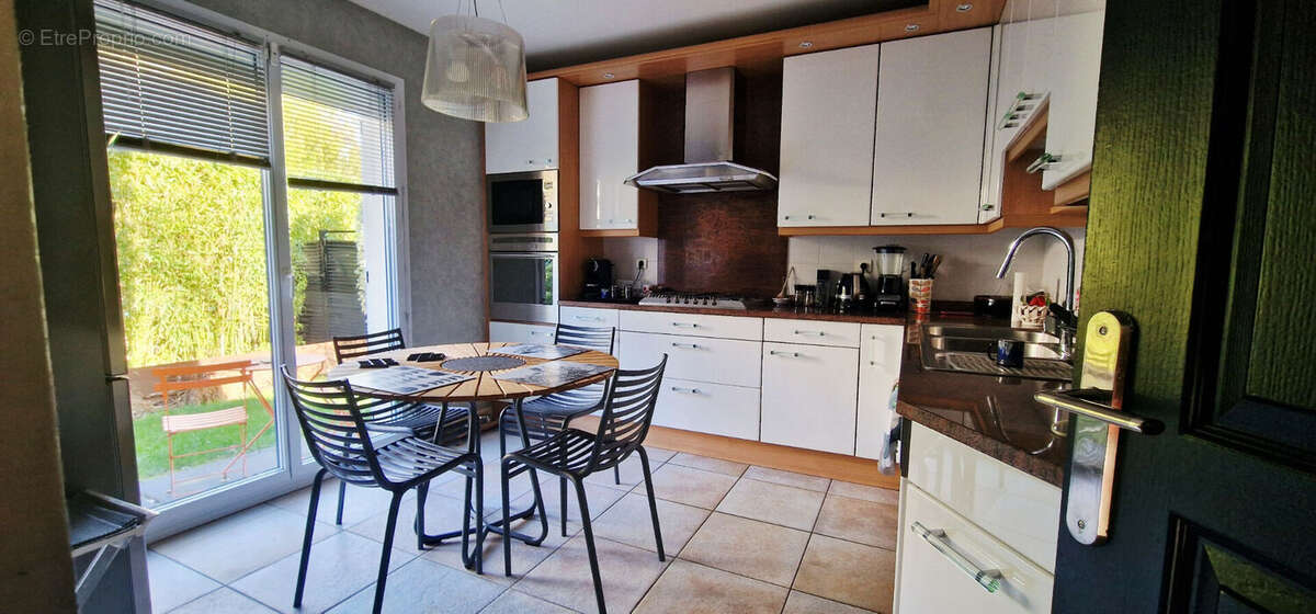 Maison à VILLE-D'AVRAY