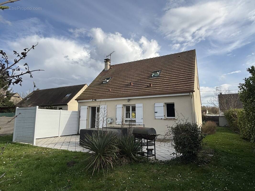 Maison à TRACY-LE-VAL