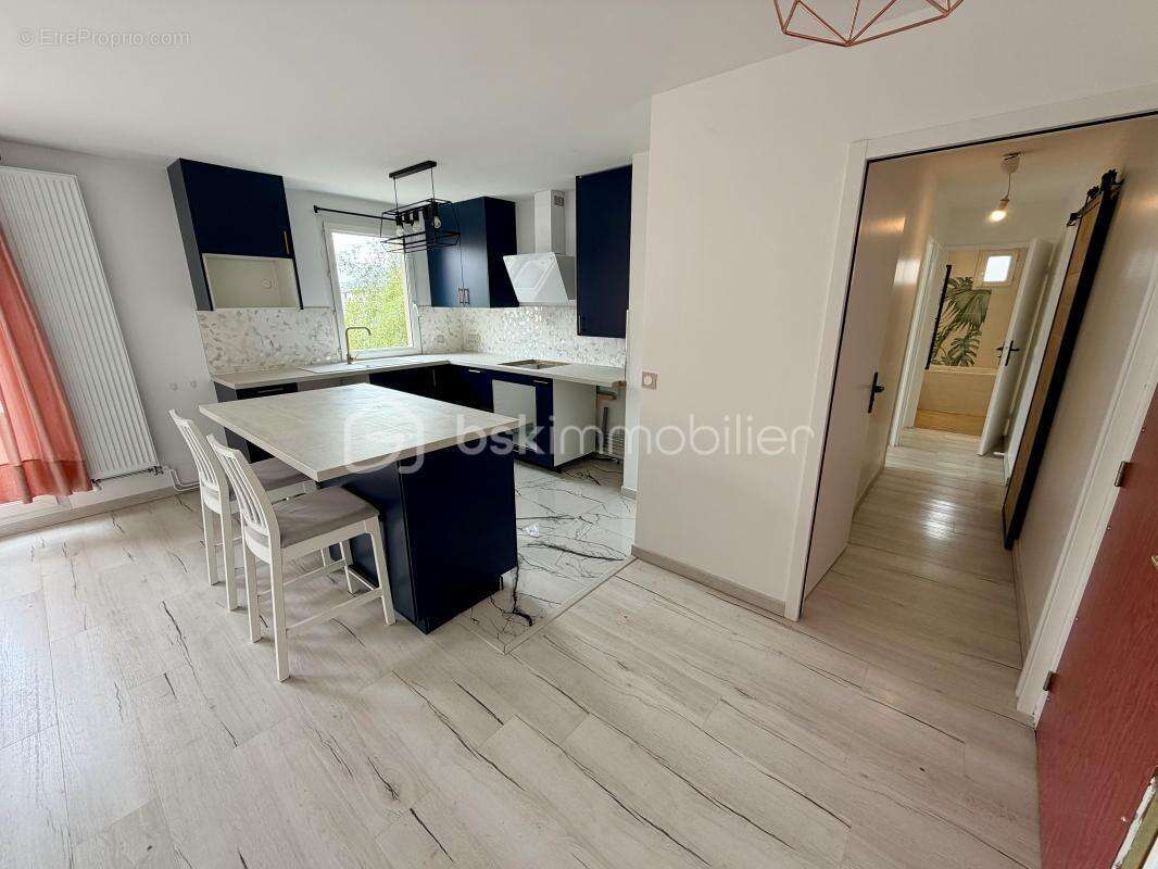 Appartement à MOISSY-CRAMAYEL