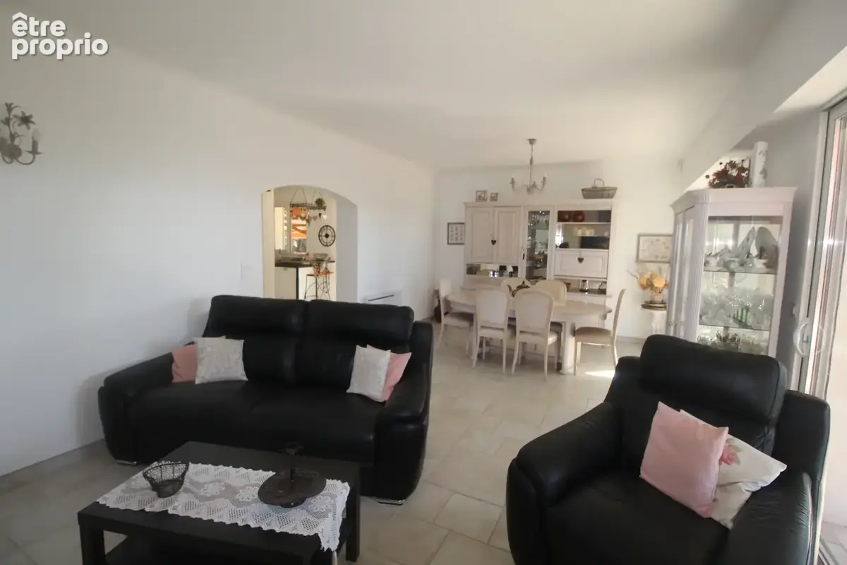 Luberon. A vendre Propriété exceptionnelle à vendre aux portes du magnifique village de Roussillon - photo 8