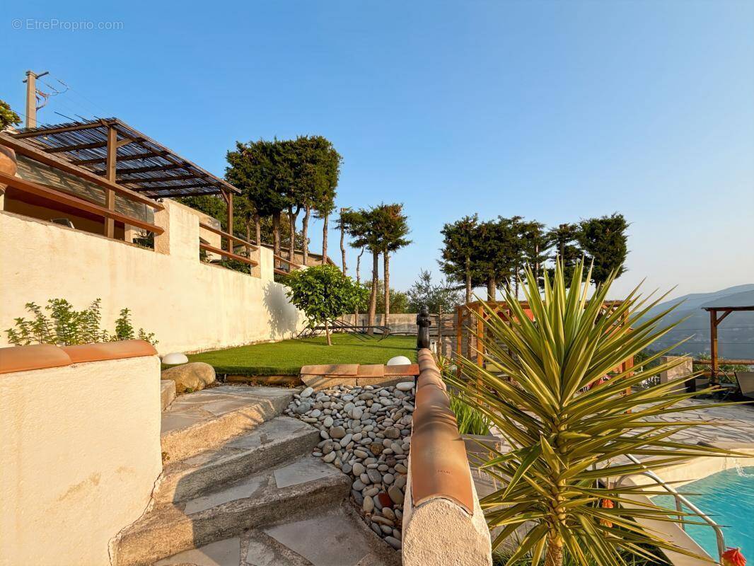 Maison à SAINT-MARTIN-DU-VAR