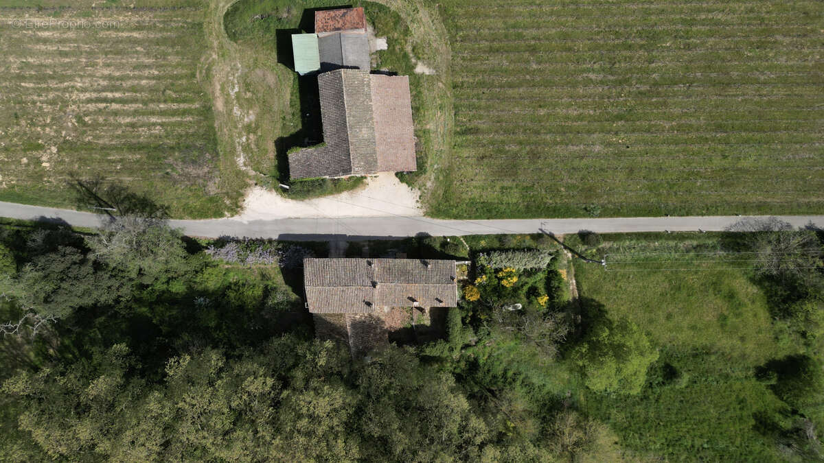 Maison à VENEJAN