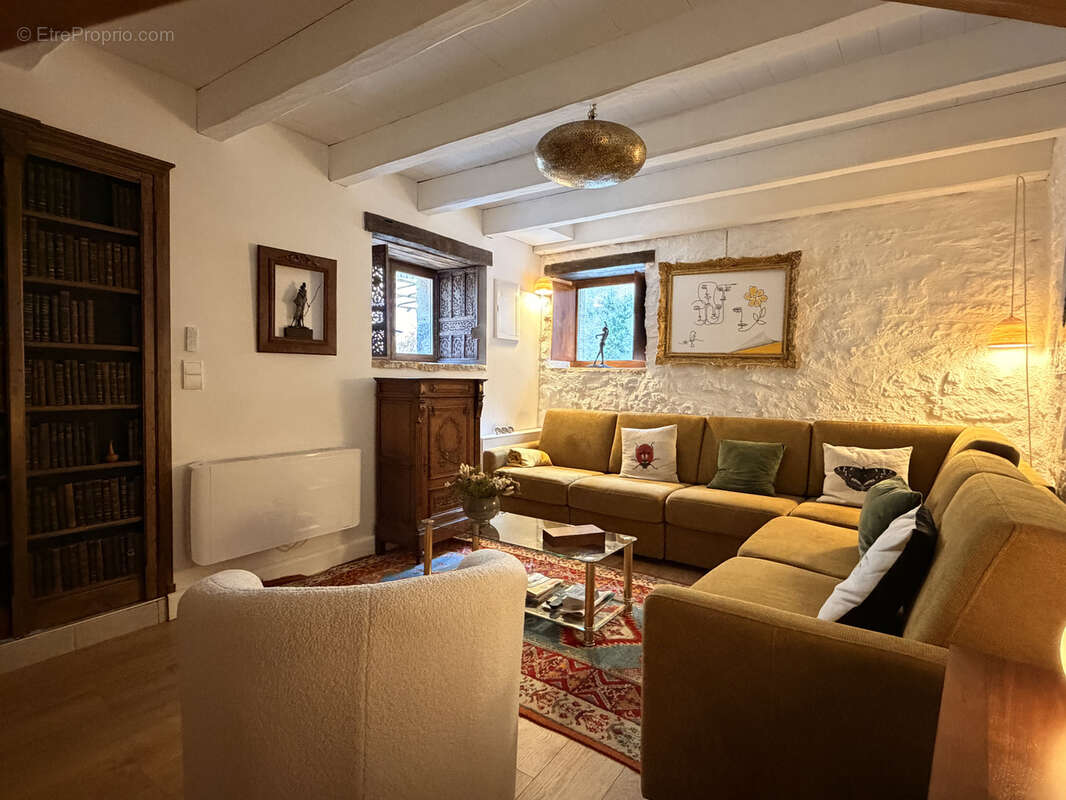 Maison en pierre avec cour au centre de Cajarc - photo 9