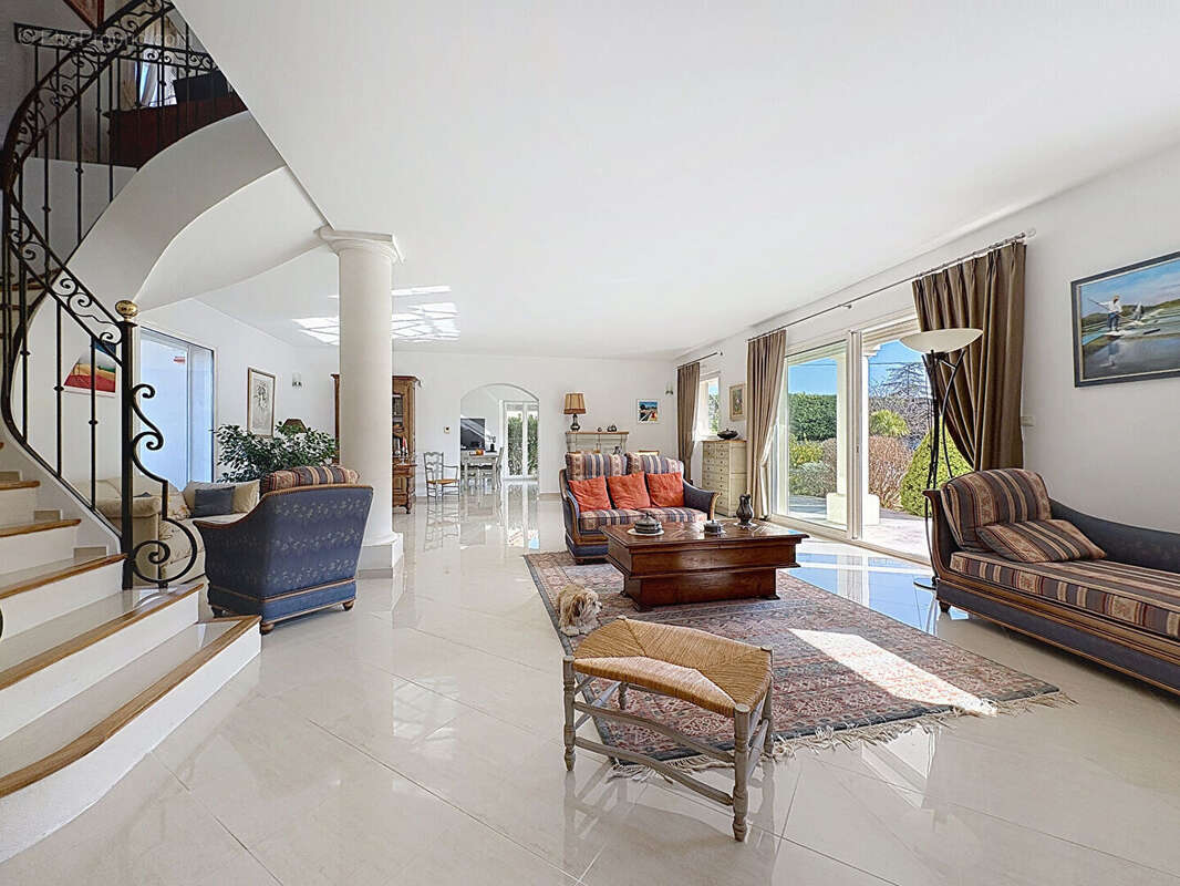 Maison à SAINT-CANNAT