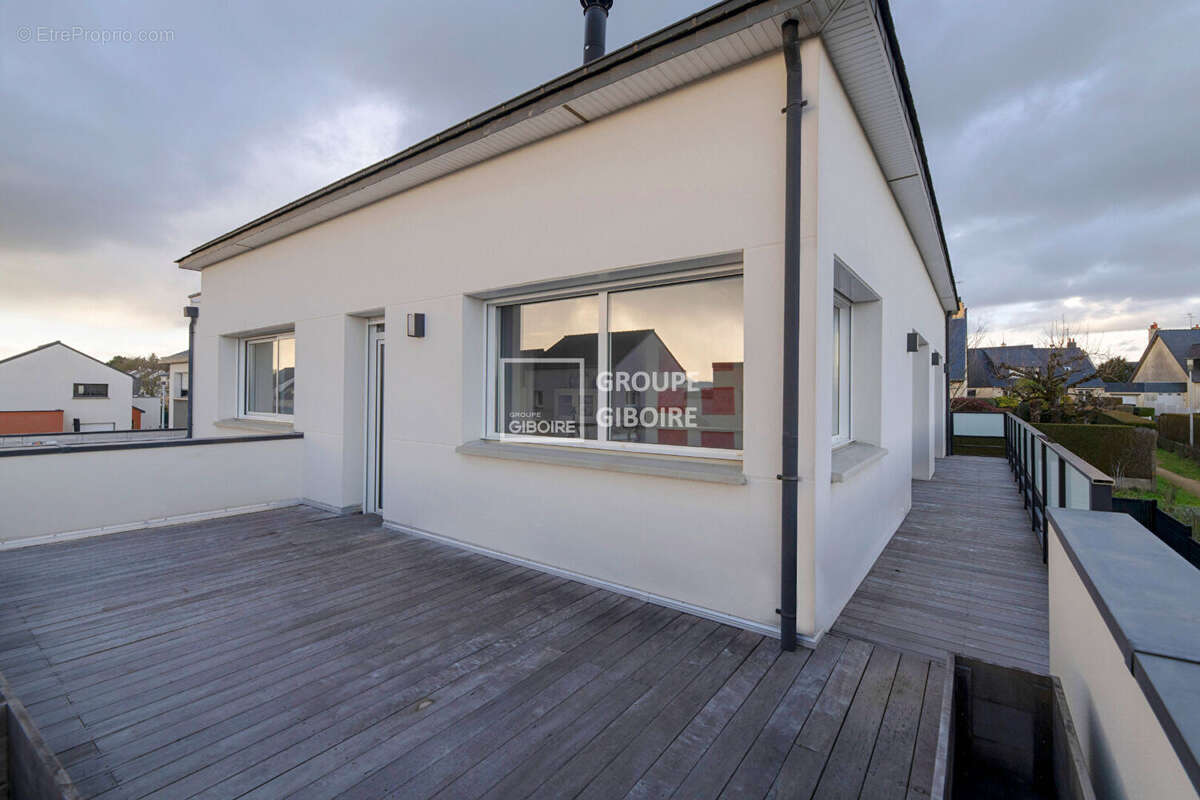 Maison à MONTGERMONT