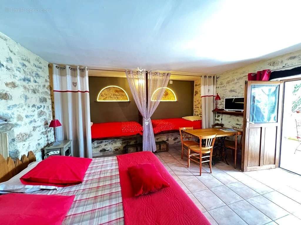Maison à SAINT-CIRQ-LAPOPIE