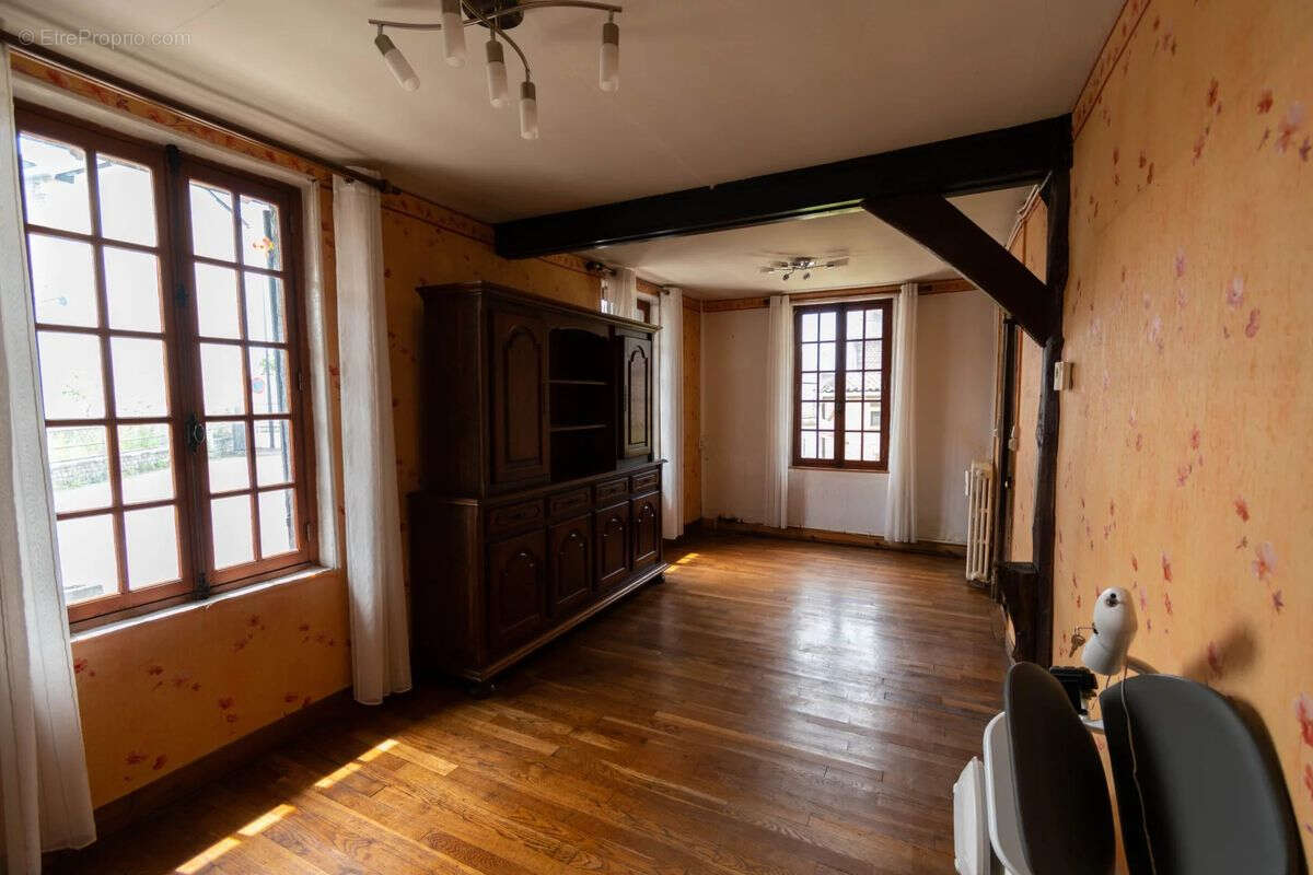 Maison à FERRIERES-EN-BRAY