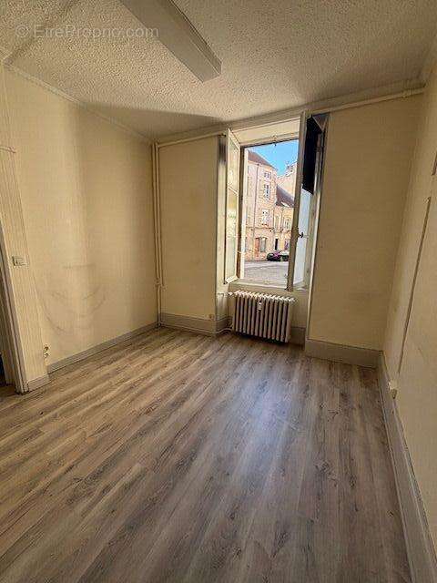 Commerce à CHAUMONT