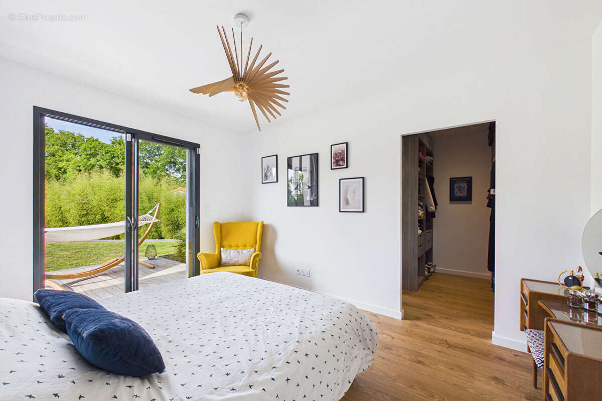 Maison Contemporaine de 2018 - 126 m² - 1325 m² de terrain - Bourg Sous la Roche - photo 8