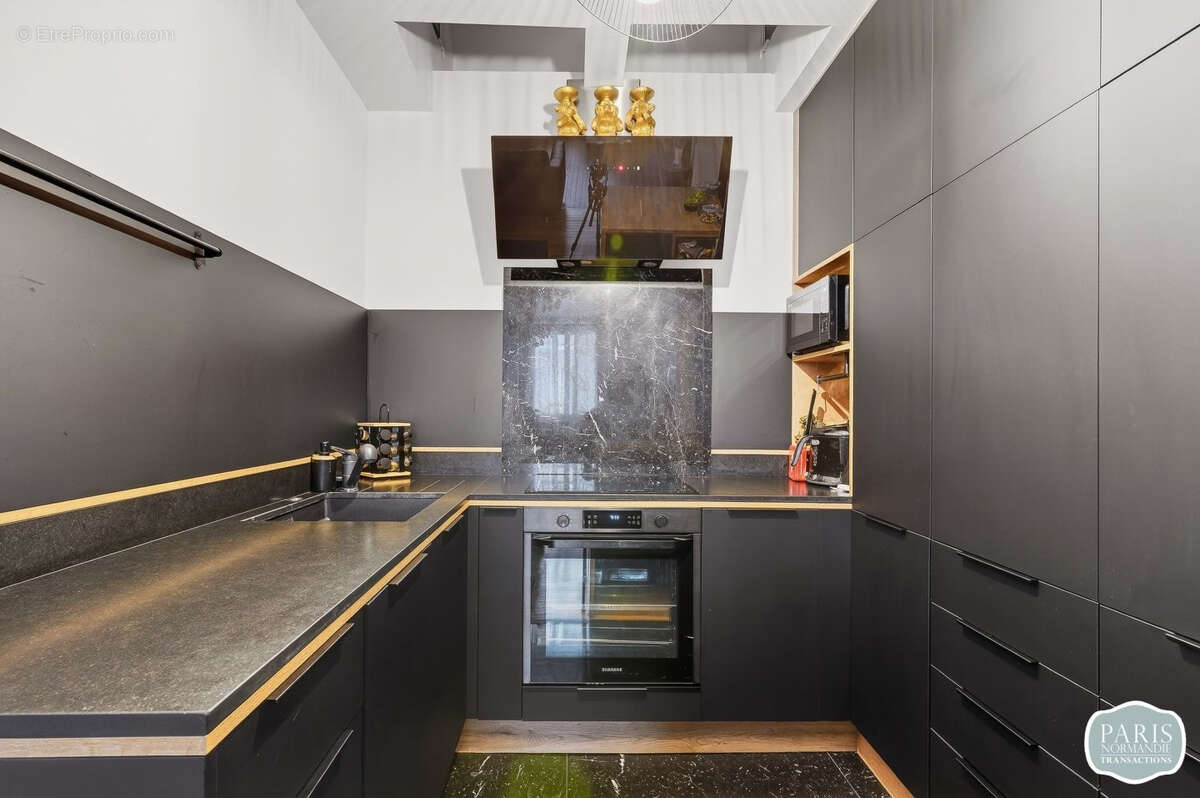 Appartement à NEUILLY-SUR-SEINE