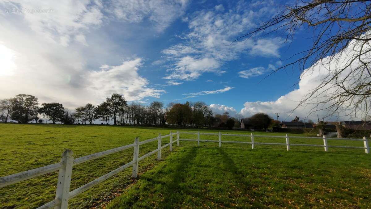 Maison à AVREMESNIL