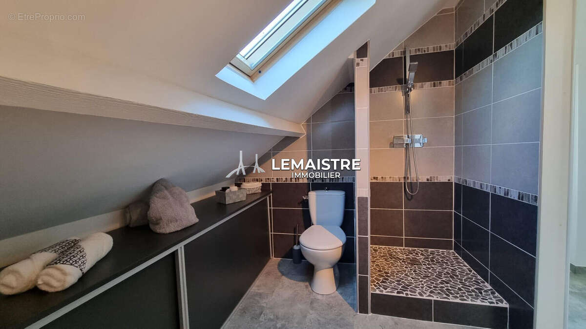 Maison à vendre - Sahurs - 97 m² - 4 chambres - Jardin / Sous-sol complet /  Grande Dépendance - photo 13
