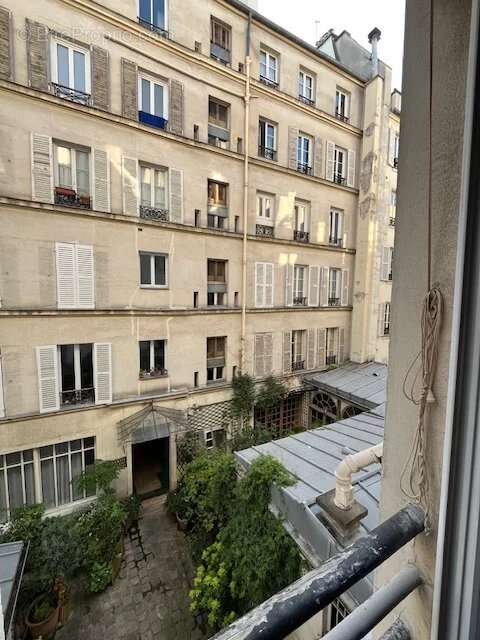 Appartement à PARIS-9E