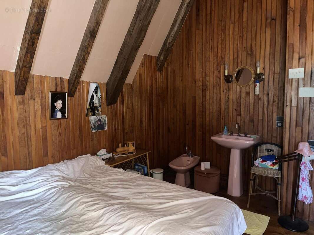 Chambre 5 - Maison à FIGEAC
