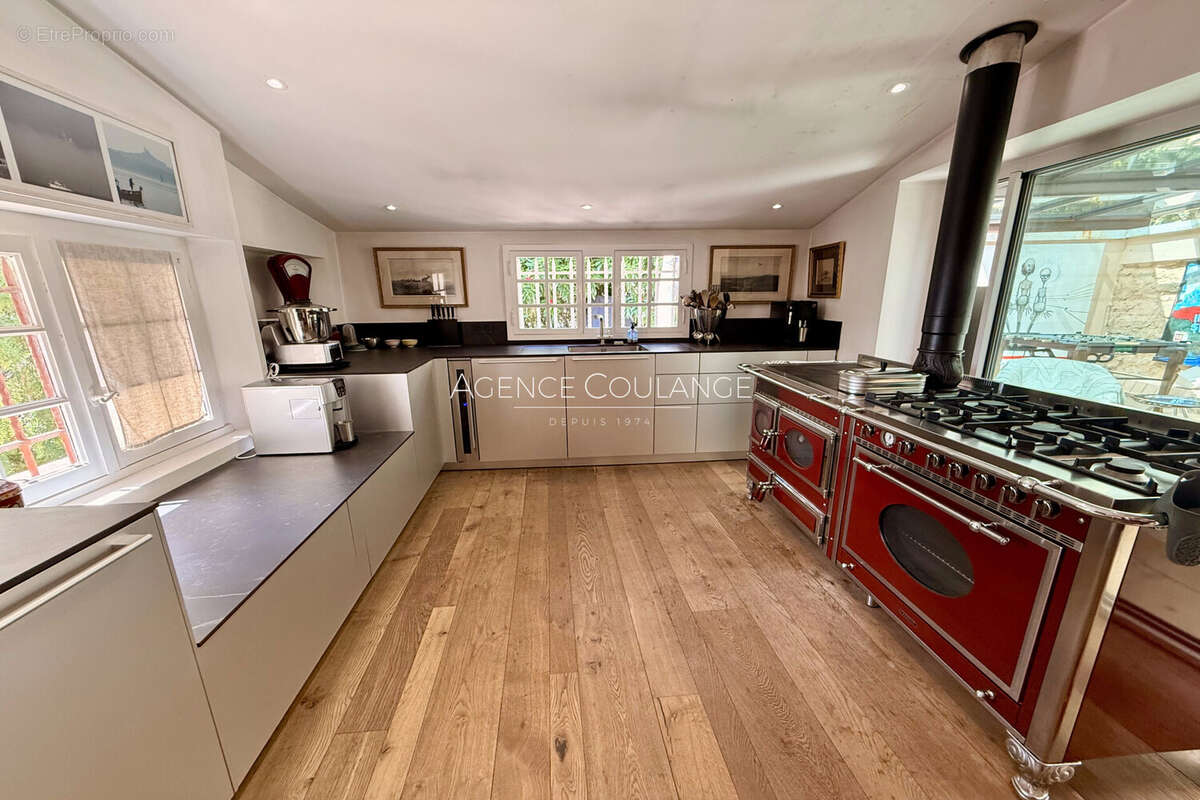 Maison 276 m² à Bandol  - photo 6