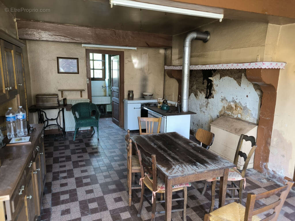 Maison à MONTREUILLON