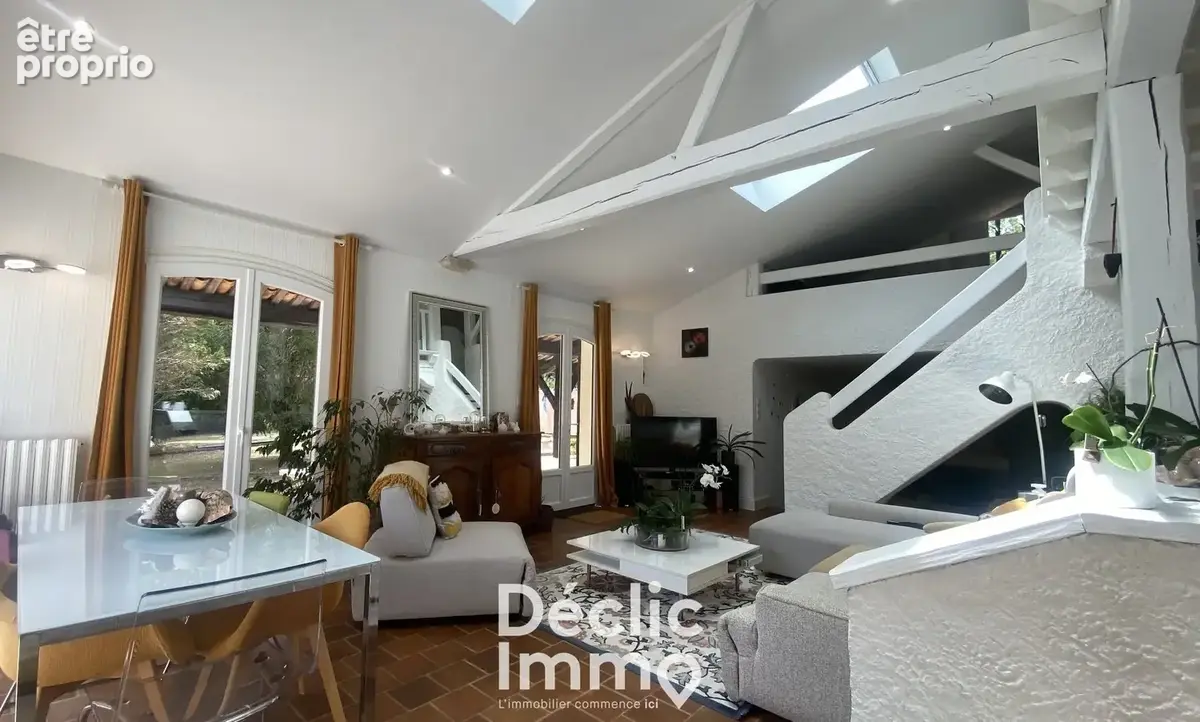 Maison familiale de 156 m² avec dépendance pro sur 2700 m² de terrain MAGNAC SUR TOUVRE - photo 6