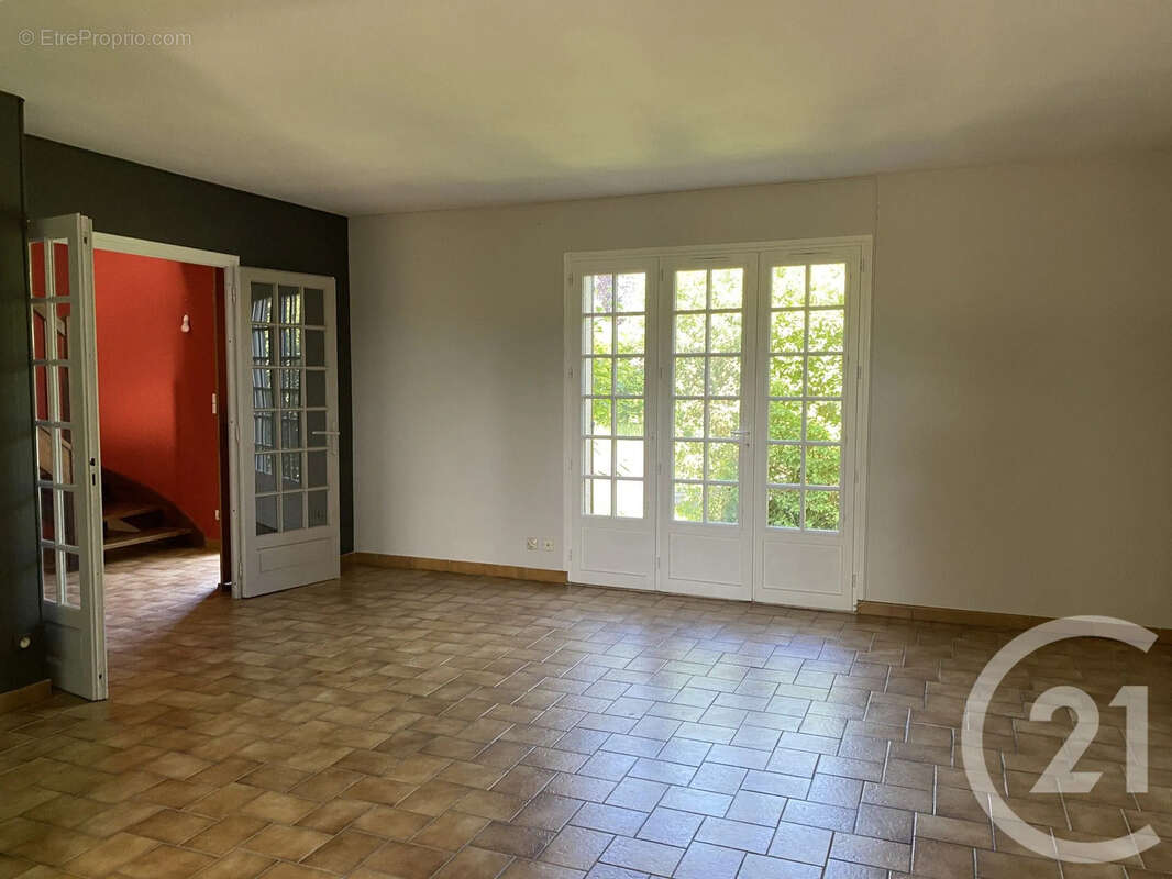 Maison à COSNE-COURS-SUR-LOIRE