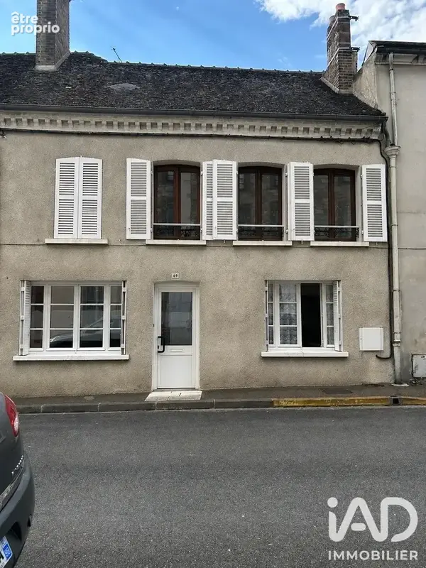 Photo 1 - Maison à VILLENEUVE-L'ARCHEVEQUE