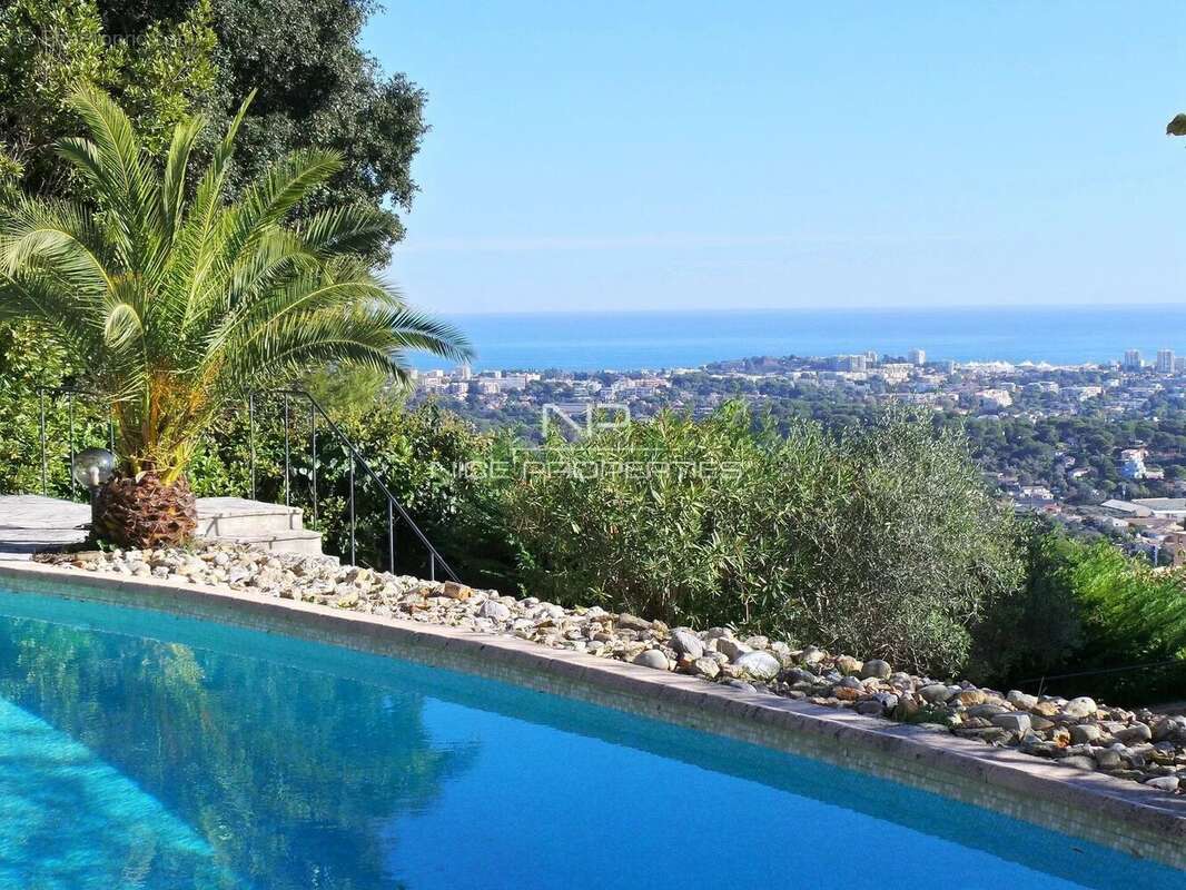 Maison à VALLAURIS