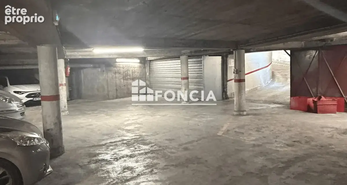 Place de parking intérieure — Quartier des Bosquets / Californie — 35 000 € Disponible immédiatement ! - photo 4