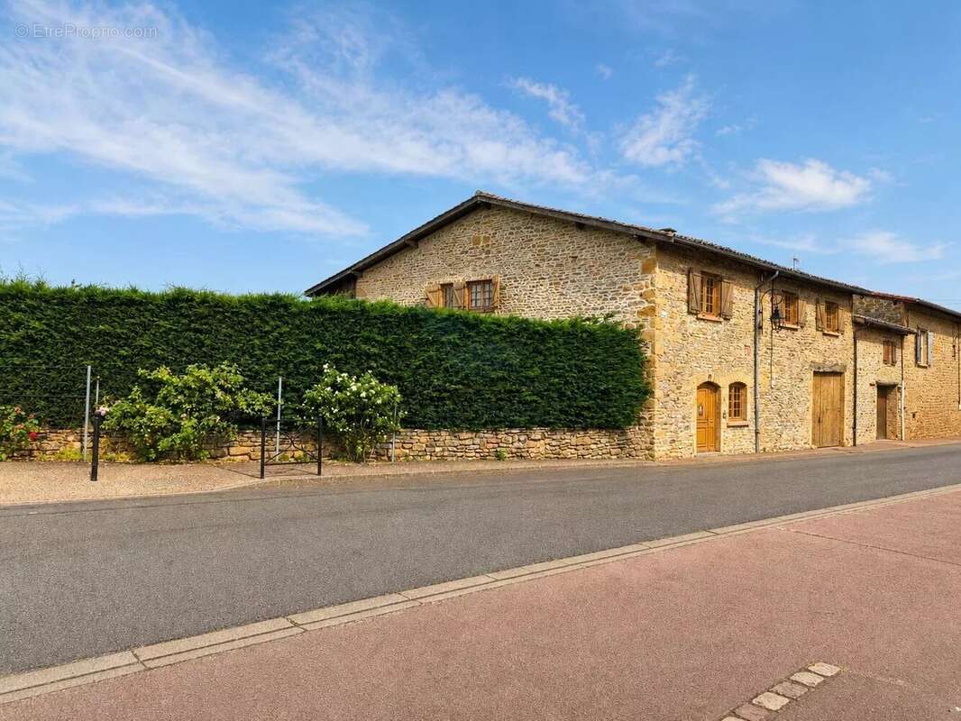 Maison à OINGT