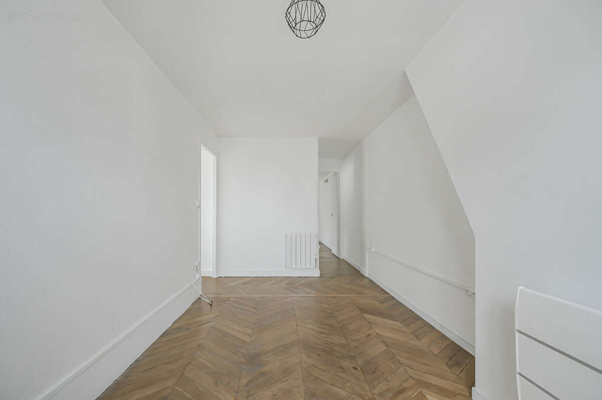 Appartement à PARIS-14E