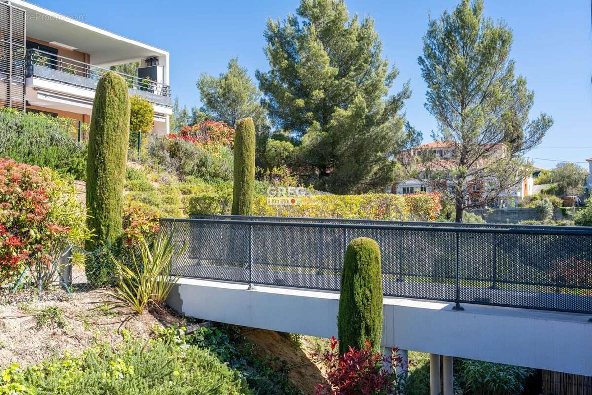 Appartement à SAINT-LAURENT-DU-VAR