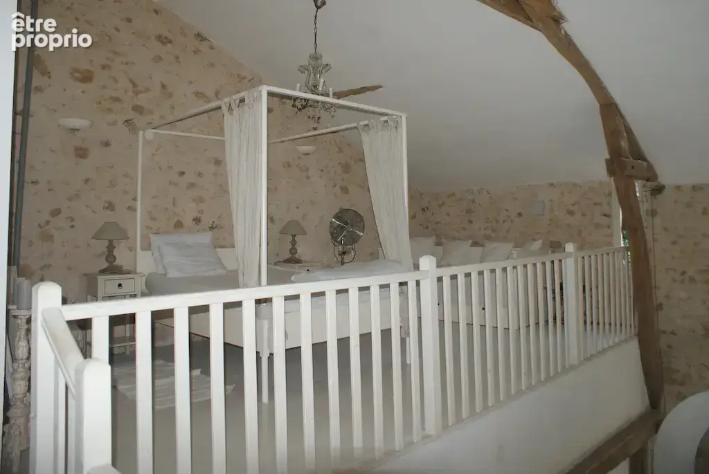 A VOIR. Belle maison en pierre de 4 chambres avec dépendances et vues sur terrain d'environ 2811m2 - photo 9