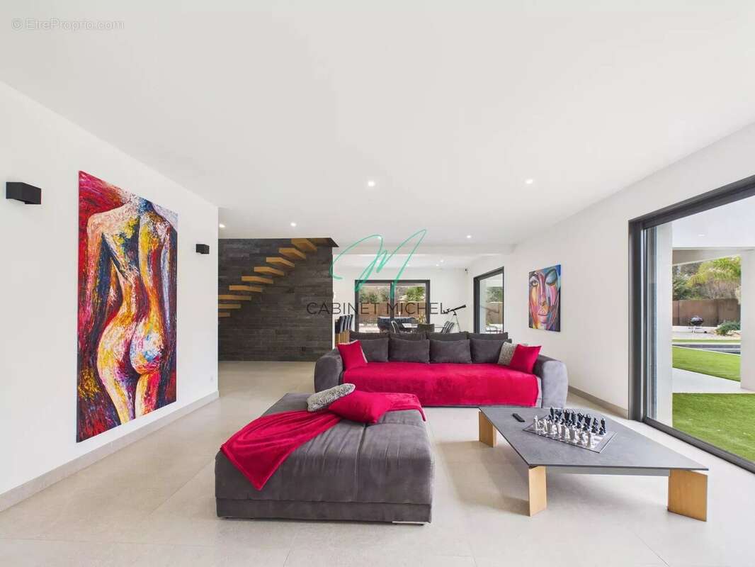 Maison à ROQUEFORT-LES-PINS