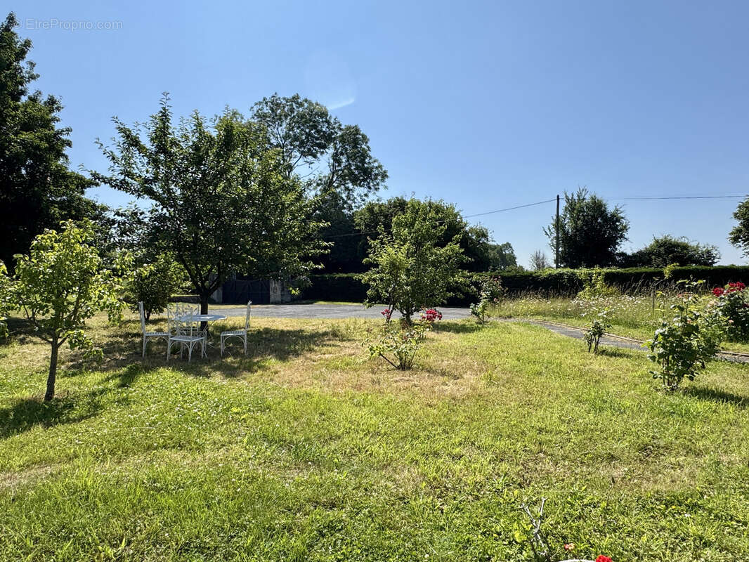 Maison à DOUVILLE-EN-AUGE