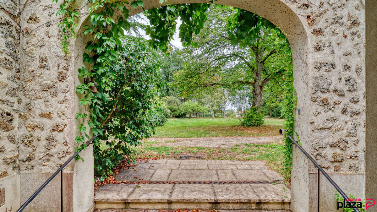 Maison à DAMPIERRE-EN-YVELINES