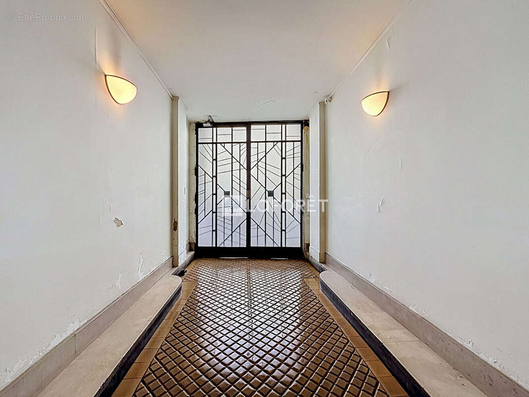 Appartement à PARIS-16E