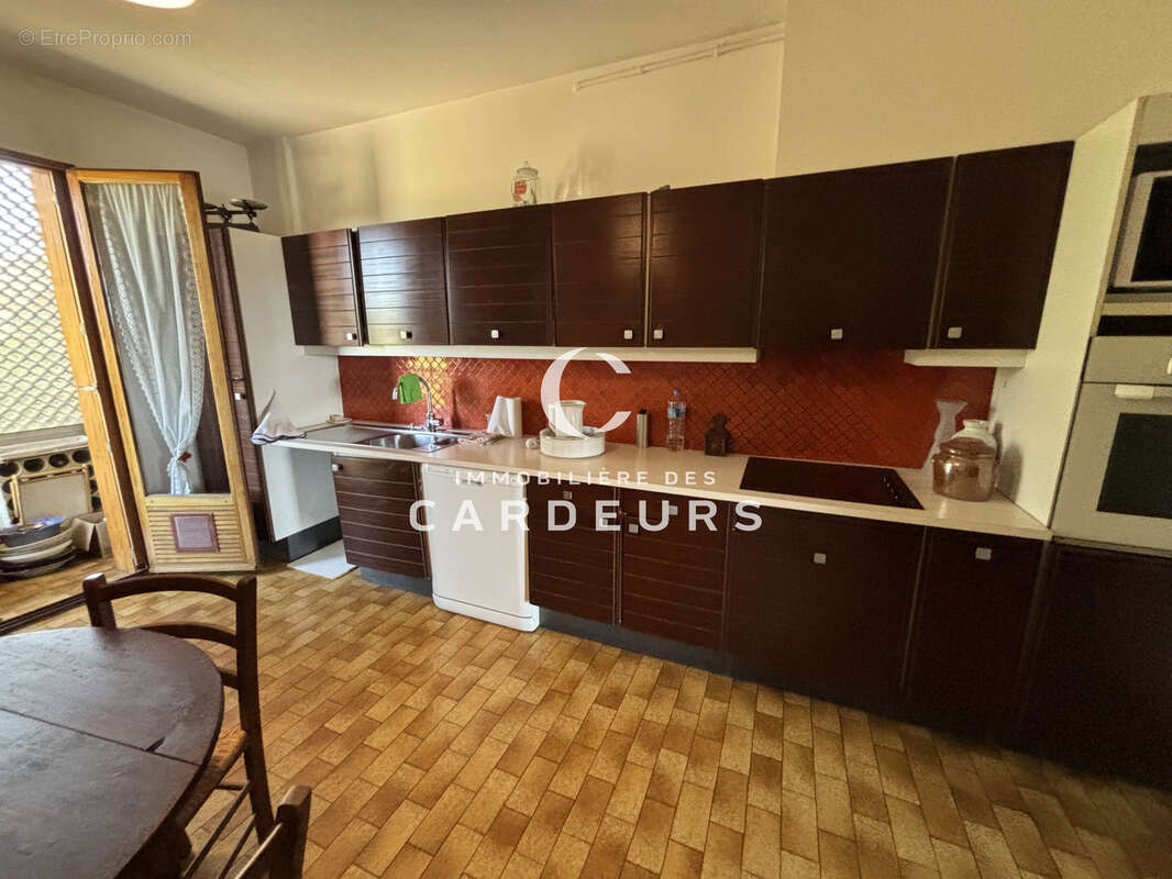 Vente appartement de type 5 avec terrasse, ascenseur et garage, Aix en Provence, centre ville à pied. - photo 13