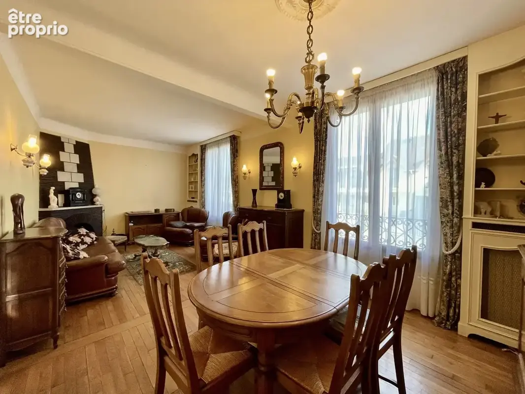 DRANCY - LES OISEAUX - Pavillon familial - 122m2 - 4 chambres - garage et grand jardin - proche gare RER B Drancy - photo 8