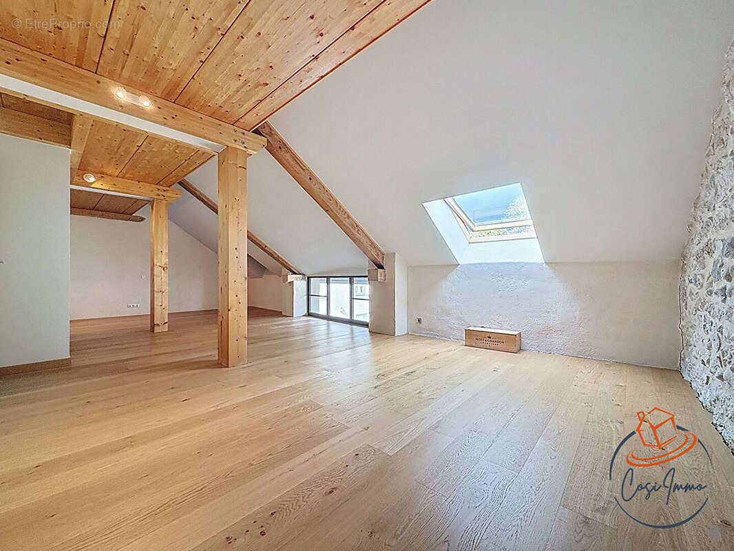 Appartement à SAINT-GENIS-POUILLY