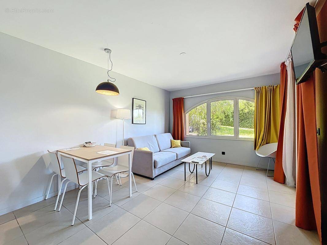 Appartement à MOUGINS