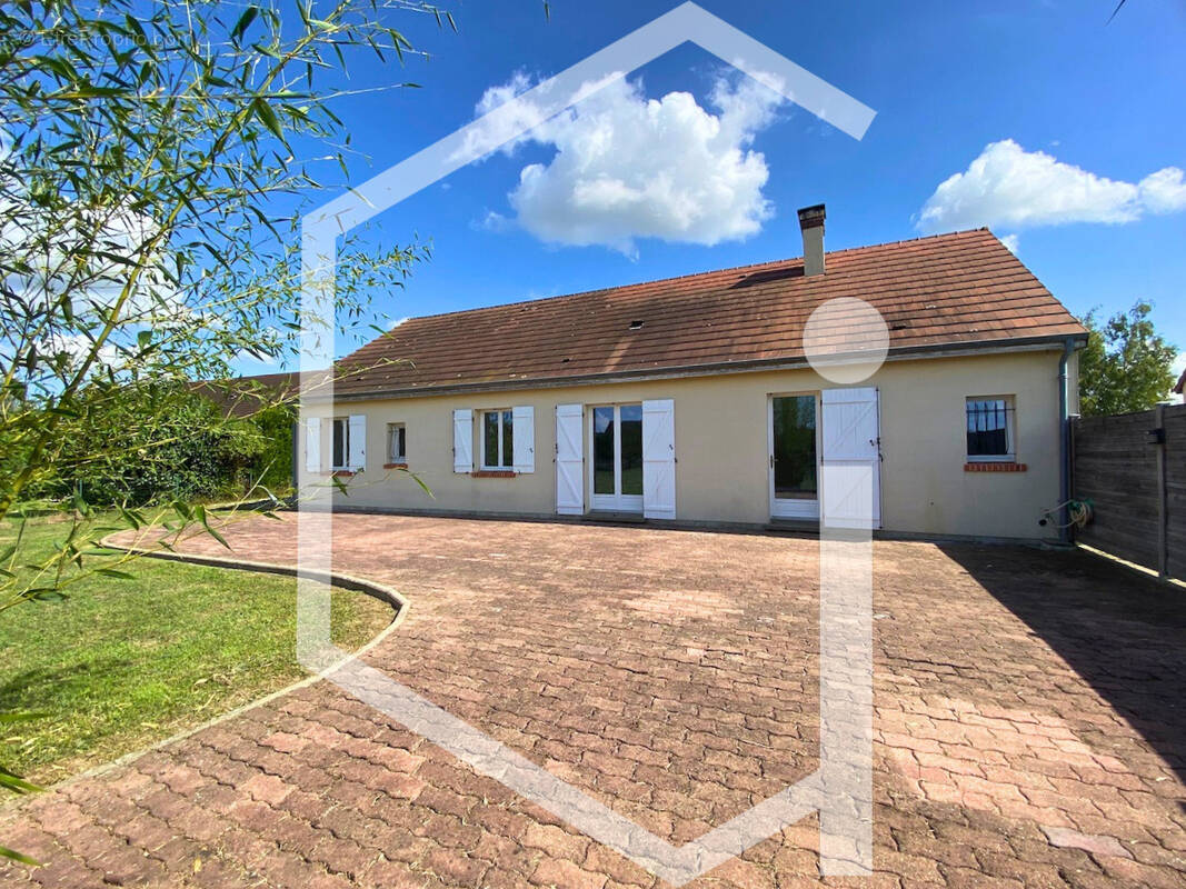 Maison à SURY-PRES-LERE