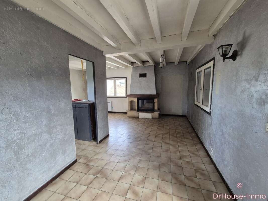 Appartement à VEAUCHE