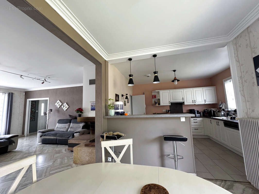 Maison à LA CHAPELLE-EN-SERVAL