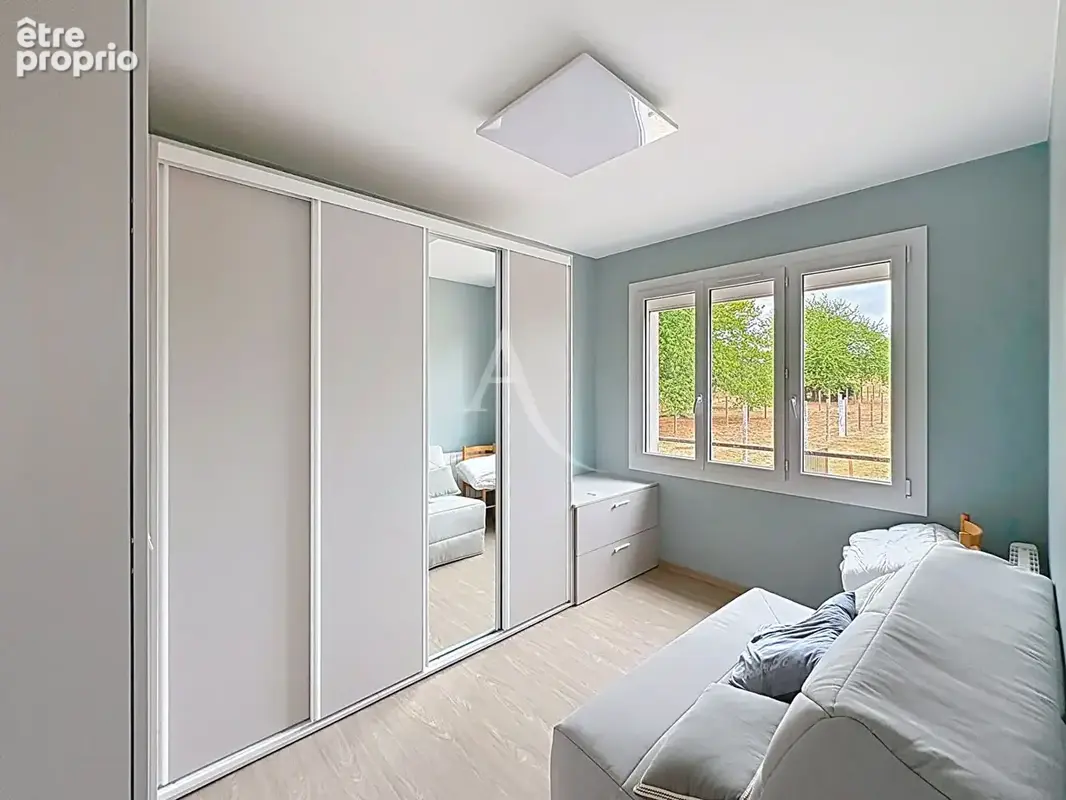 Maison de plain-pied 94 m² à Distré (Pocé), proche des commerces. - photo 5
